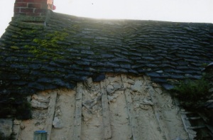 Cottage roof repairs company near Lechlade, stone roof repairs Swindon company