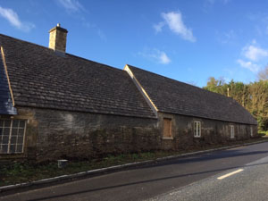Replacement thatched roof in Cirencester Glos
